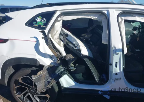 2025 Chevrolet Trax Fwd 2Rs z USA, uszkodzony, nr VIN KL77LJEP7SC242610